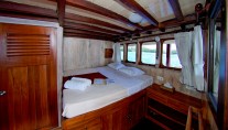 SEVEN SEAS - Double Cabin (9) Upstairs